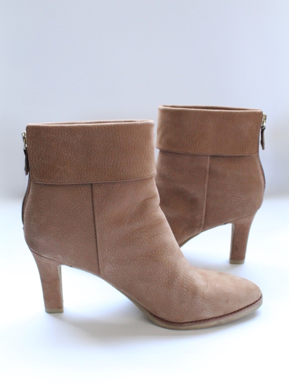 AEROSOLES - Gently Used - Laia Camel Pebble Nubuck Booties